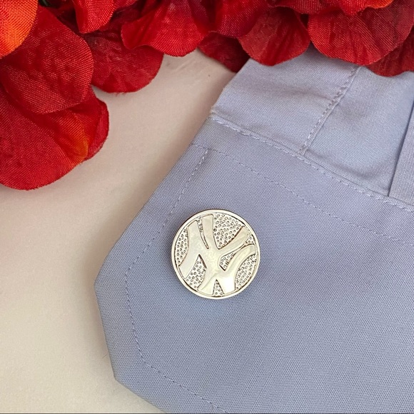 Silver New York Yankees Round Baseball Cufflinks - Picture 7 of 15